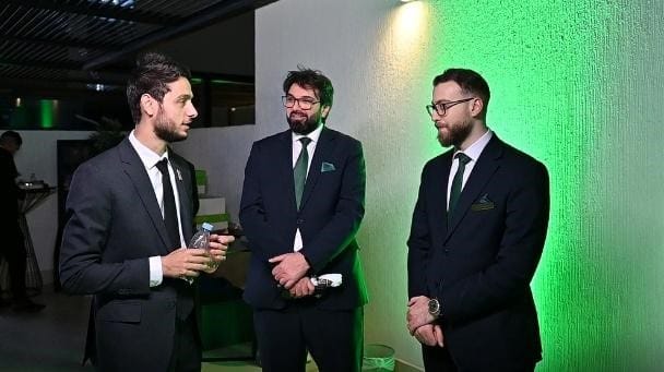 عالم الفخامة العقارية والفندقية